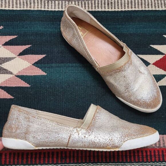 Frye Melanie Metallic Gold‎ Leather Slip On Sneakers Shoes Sz 6.5 Lightweight - Picture 1 of 8